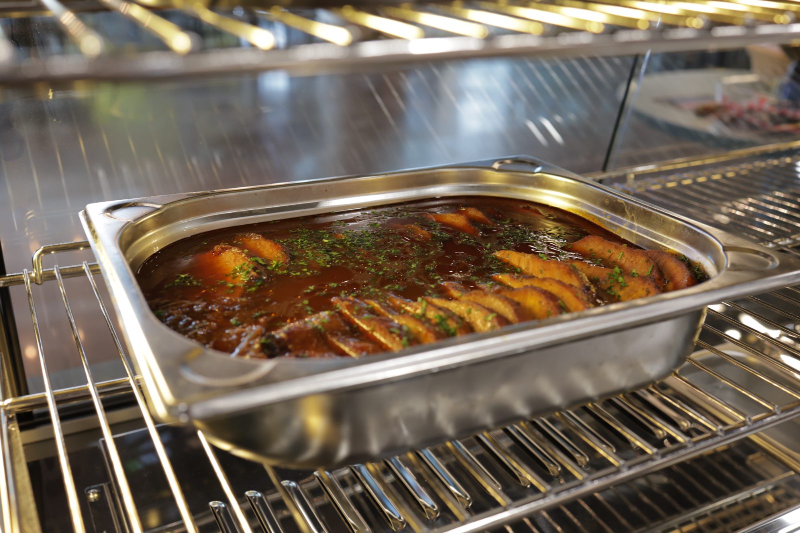 Hausgemachter Schweinebraten in Soße